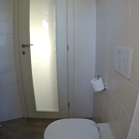 Vittoria Appartamento Dongo