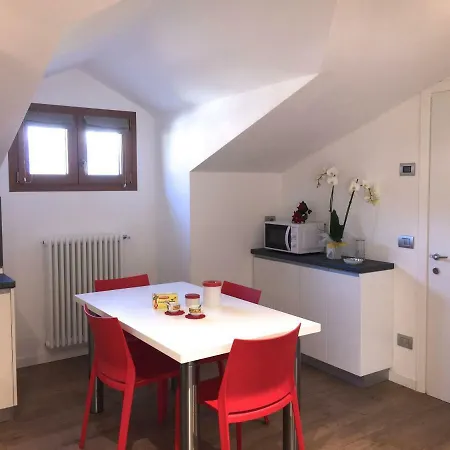 Vittoria Apartment Dongo